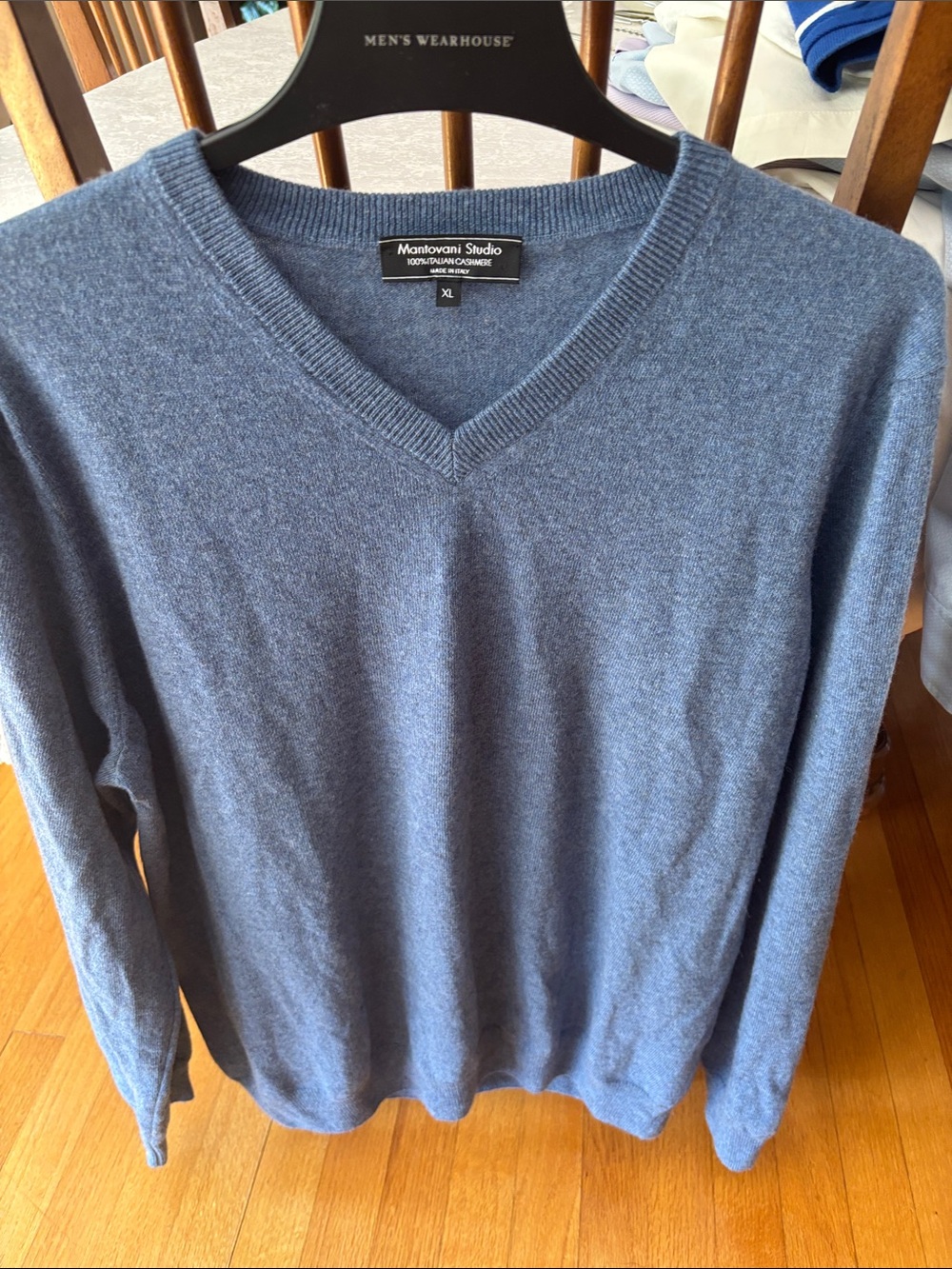 Mantovani Studio Men's V-Neck Cashmere Sweater in Slate Blue